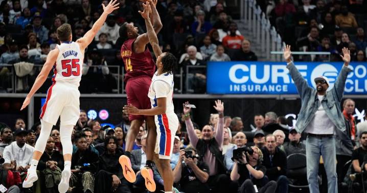 Donovan Mitchell scores 35 as the Cavaliers beat the Pistons 116