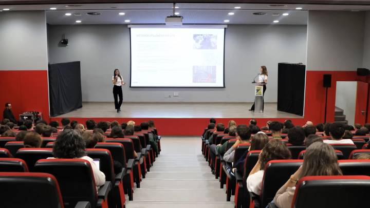 Los alumnos de ESO y Bachillerato de Madrid reciben talleres para conocer la historia del terrorismo de ETA