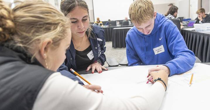 Valley students challenged to make Pennsylvania schools better