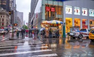 Police searching for suspect in brazen Times Square robbery attempt