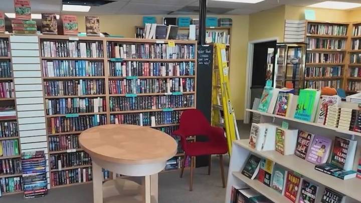 Nearby fire shuts down beloved Cobb County bookstore