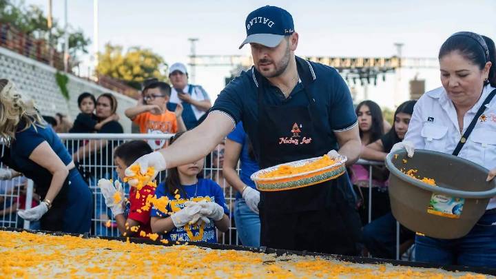 ¡Rompen récord! Preparan el nacho más grande en Piedras Negras: midió más de 6 metros