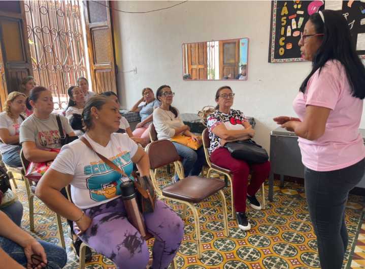 E.E “Carmen Sánchez de Jelambi” recibió taller sobre prevención del cáncer de mama