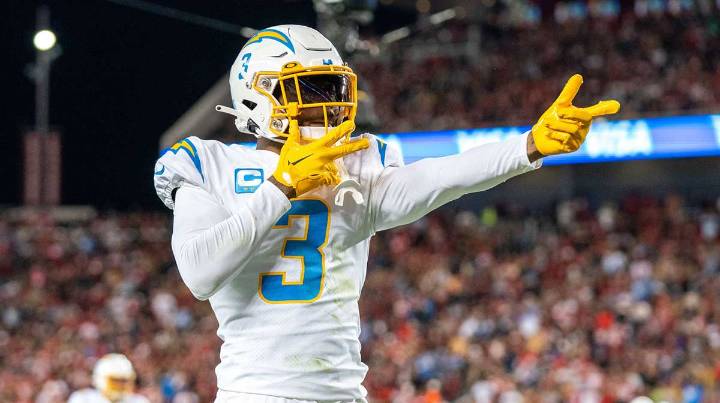 Chargers’ Derwin James, Mekhi Becton return to practice ahead of Week 9