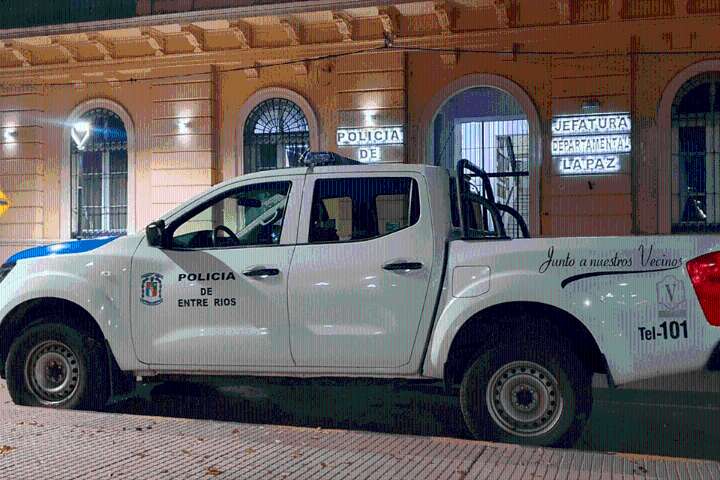 Un hombre alcoholizado amenazó a su expareja con un machete en La Paz y fue detenido