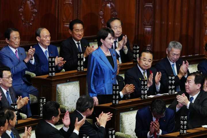 Japón elige a una mujer como primer ministro por primera vez en su historia