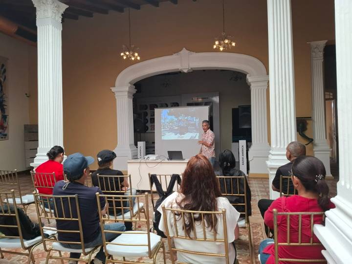 Culmina con éxito taller «Crónica Fotográfica” en Valencia