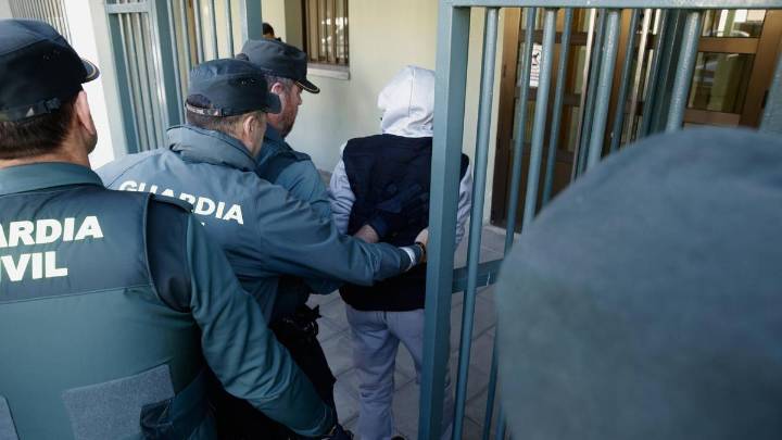 Habla un familiar del supuesto autor de la paliza mortal a "Lupo" en Laviana: "Mi hermano es inocente, ese hombre la tenía tomada con él, le hincaba todos los días"