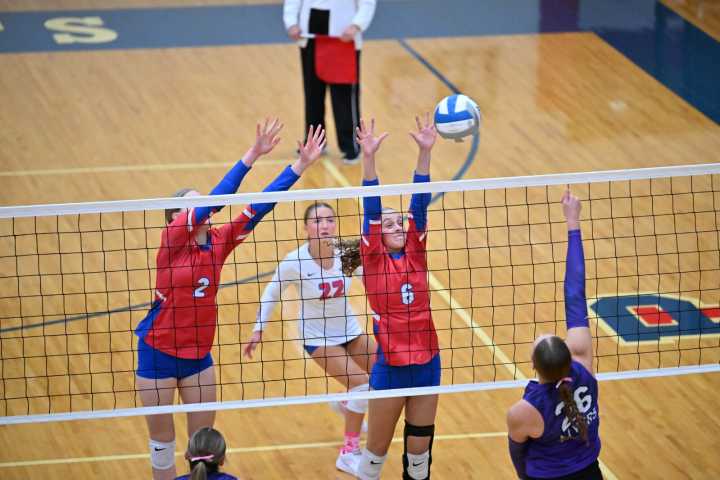 Volleyball: Pequot Lakes sweeps Little Falls