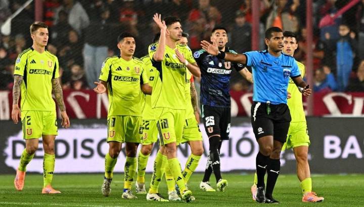 "Estoy cuidando la billetera": los dardos de la dirigencia de la U tras eliminación de la Copa Sudamericana