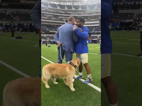 Kirk and Peter are a real treat 🦴 (via @kirkherbstreit/X)