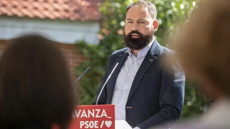 La Guardia Civil vincula al exgerente del PSOE Mariano Moreno Pavón con pagos en metálico al entorno de Ábalos