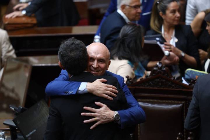 Tensión en Diputados. La oposición busca limitarle a Milei el uso de los DNU y crece la presión para apartar a Espert