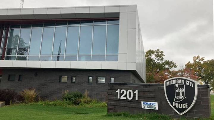 Police investigating body found on side of S.R. 212 Monday