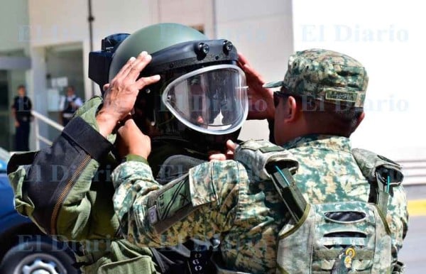 Ingresa equipo antibombas al Héroes de Reforma