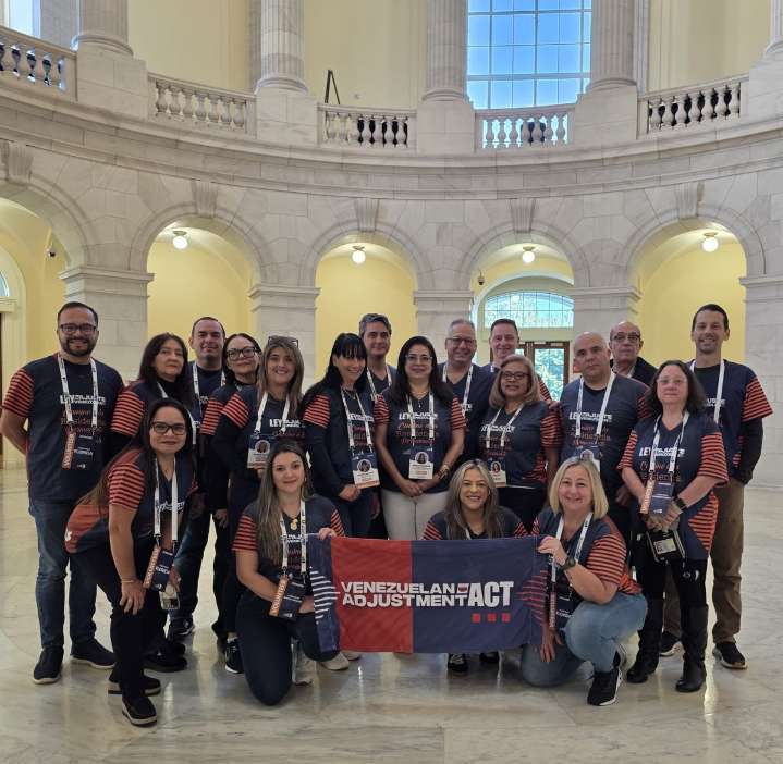 Voluntarios venezolanos impulsan en el Congreso la aprobación del Proyecto de Ley de Ajuste Venezolano ante la anulación del TPS