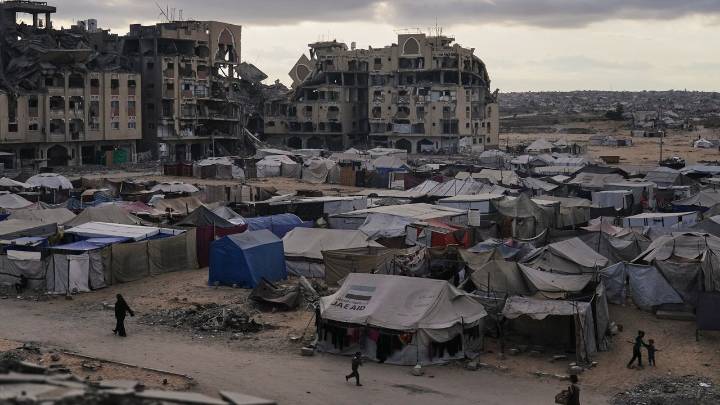 U.S. envoys Witkoff and Kushner arrive in Israel to shore up Gaza ceasefire after dozens killed