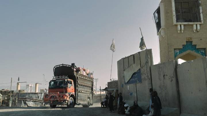 Pakistan says Afghan border clashes kill five soldiers