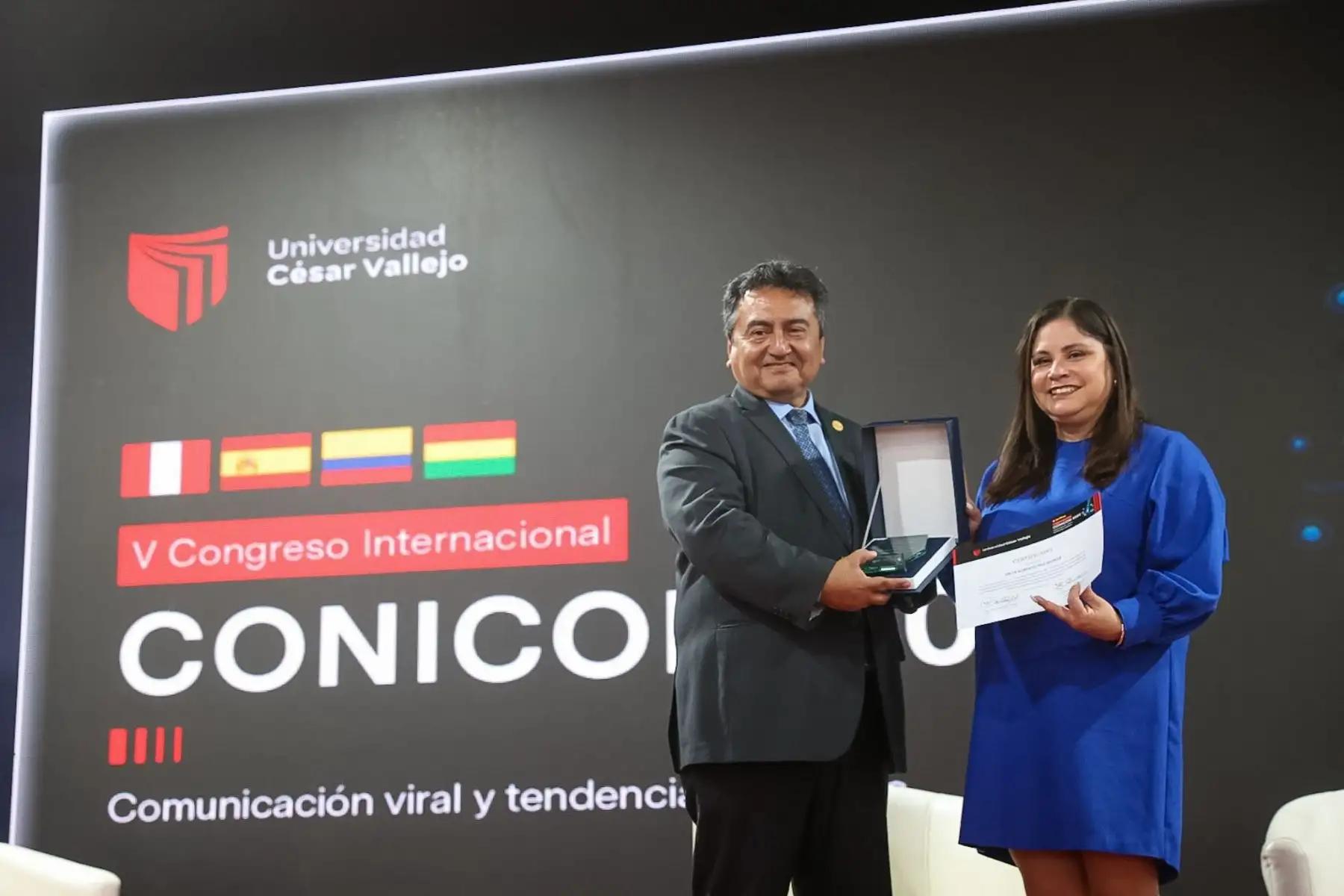 Universidad César Vallejo reconoce al Diario Oficial El Peruano por sus 200 años