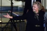 Fallece June Lockhart, leyenda de la televisión y estrella de 'Lassie', a los 100 años