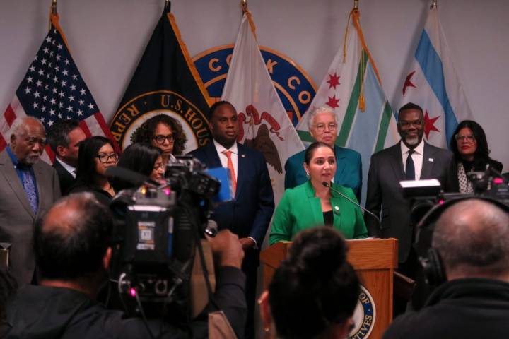 Congressional Democrats Come To Chicago To Hear About Immigration Enforcement Blitz