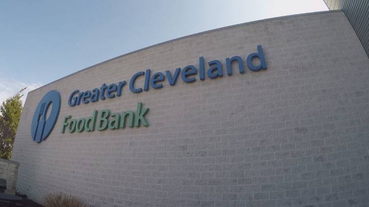 Northeast Ohio food banks prepare to support federal workers during government shutdown