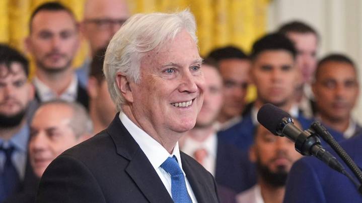 Ronda Política: Políticos, fans y dueños de Los Dodgers juegan a dos bandas