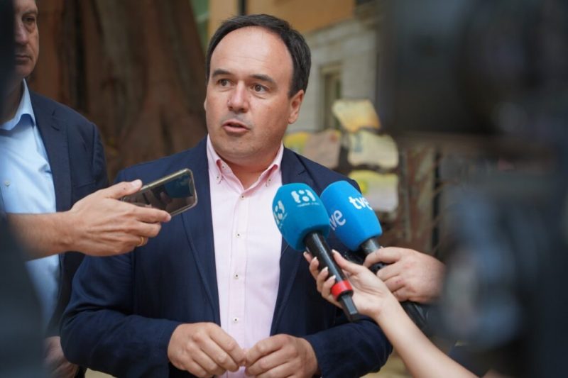 Juanfran Pérez: “Lo que debe hacer el Gobierno es pagar ya las ayudas de la dana y dejar de incitar al odio contra Mazón”