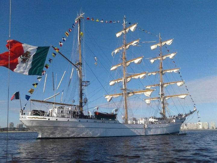 Buque Escuela Cuauhtémoc reinicia navegación tras choque en NY