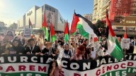 Miles de personas salen a la calle en Murcia en apoyo a Palestina y contra el abordaje de la Flotilla: "Gaza muere, Europa duerme"