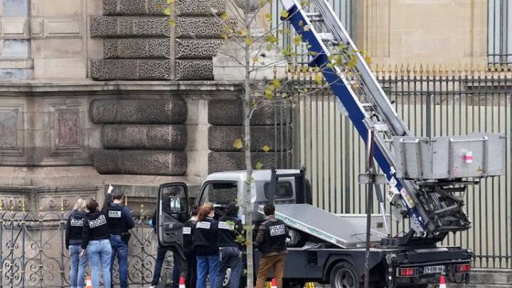 Makers of lift used by Louvre thieves reveal tongue-in