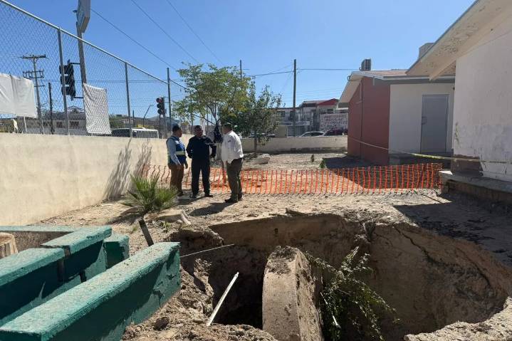 Atiende ichife socavón en Primaria Libertad