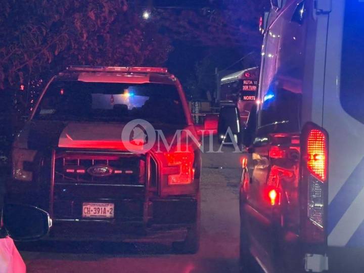 Tras altercado vecinal, hombre acciona un arma y huye