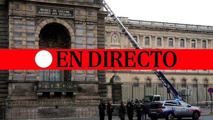 Tres ladrones encapuchados asaltan el Louvre y roban nueve joyas de la colección de Napoleón en solo unos minutos, entre ellas una corona encontrada ya rota