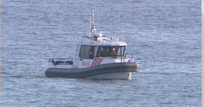 Melbourne news: Search for missing 25-year-old after boat capsized on Melbourne's south