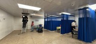Instalan cortinas clínicas en la emergencia de adultos del Hospital de Maturín