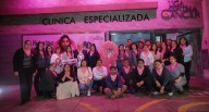 Liga Contra el Cáncer ilumina su sede principal por el Día Mundial contra el cáncer de mama