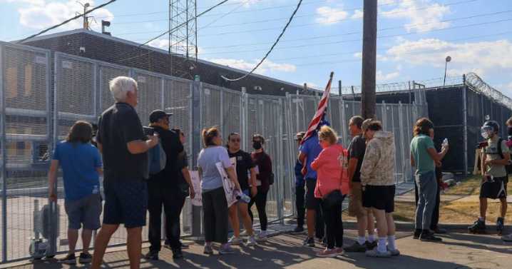 Court scrutiny of ICE mounts as judge rules warrantless arrests violated order