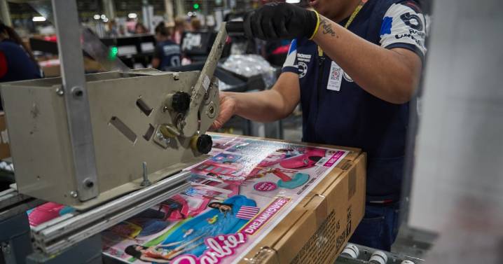 Ni Barbie se salvó: Ventas de Mattel caen por retrasos en pedidos navideños por aranceles de Trump