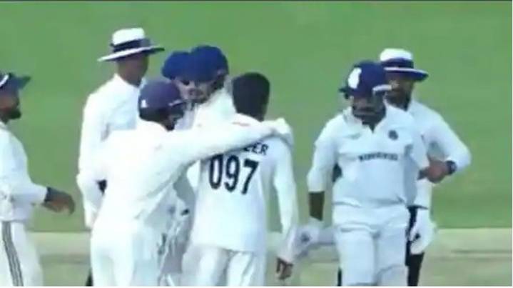 Prithvi Shaw loses cool, swings bat at Musheer Khan during heated on