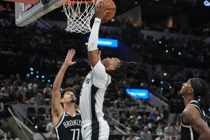 Deadspin | Victor Wembanyama keys final push as Spurs defeat Nets