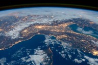 La NASA confirmó que la Tierra perdió su simetría y se oscurece: efectos en los humanos