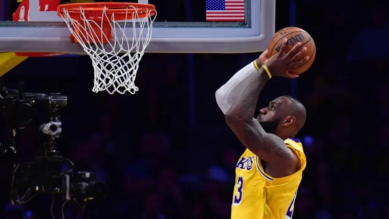 Why LeBron James isn’t playing tonight for Lakers vs. Warriors after injury news