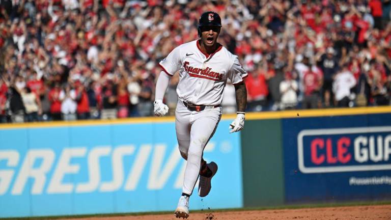 Guardianes explotan en la 8va para vencer a Tigres y forzar un decisivo Juego 3