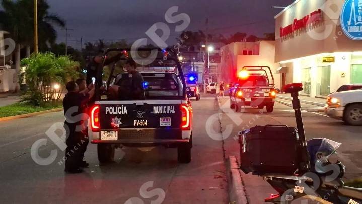 ¡Atrapan a ladrón en plena huida! Intentaba robar productos de limpieza en farmacia de Puerto Vallarta