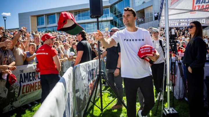 Polémica en EEUU: Juez aceptó solicitud de presunción de inocencia del sospechoso de matar a Charlie Kirk