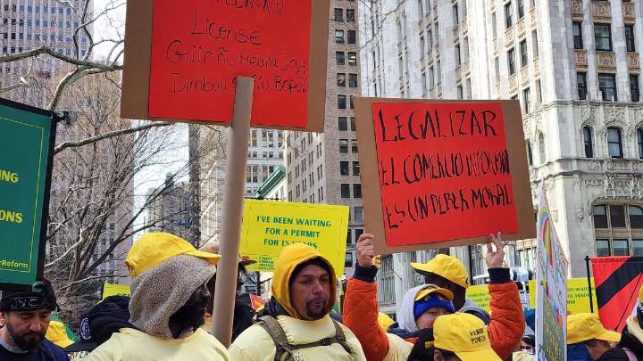 Vendedores ambulantes y deliveristas buscan más protección en NYC