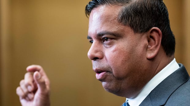 Liberals introduce 2nd border bill with aim to quickly pass less controversial measures