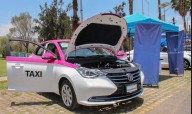 Invitan a la renovación de taxis en la feria de la SEMOVI