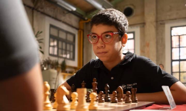 Faustino Oro, el ajedrecista argentino de 11 años, que rompió un récord mundial